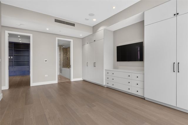 200 Congress Ave 28SW, Austin, TX 78701