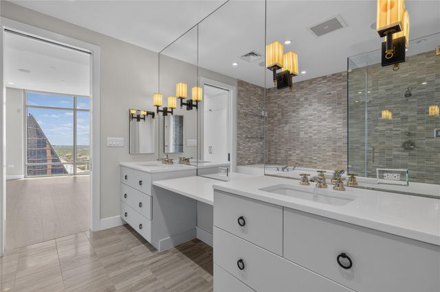 200 Congress Ave 28SW, Austin, TX 78701