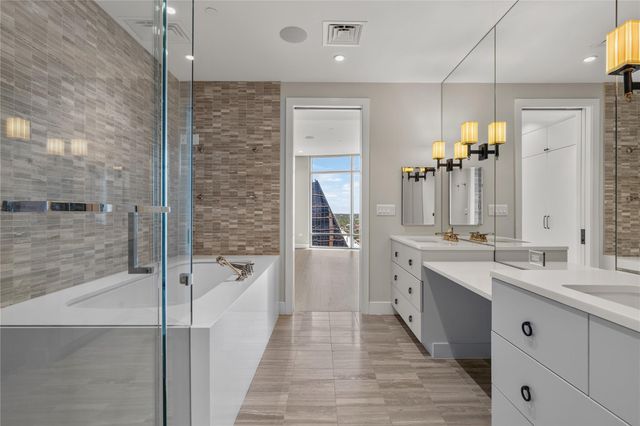 200 Congress Ave 28SW, Austin, TX 78701