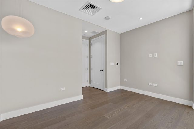 200 Congress Ave 28SW, Austin, TX 78701