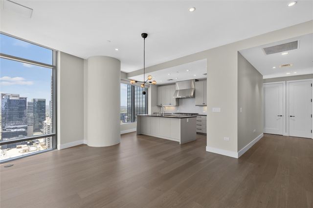 200 Congress Ave 28SW, Austin, TX 78701
