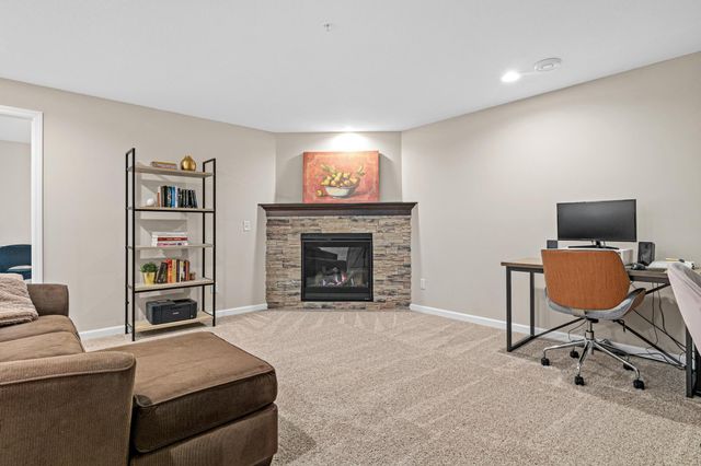 4151 Blakewood Drive, Shakopee, MN 55379