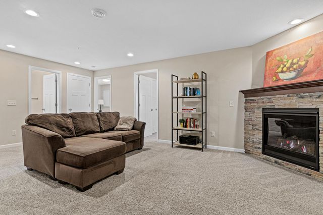 4151 Blakewood Drive, Shakopee, MN 55379