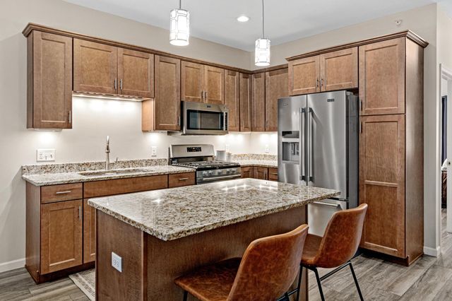 4151 Blakewood Drive, Shakopee, MN 55379