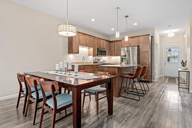 4151 Blakewood Drive, Shakopee, MN 55379