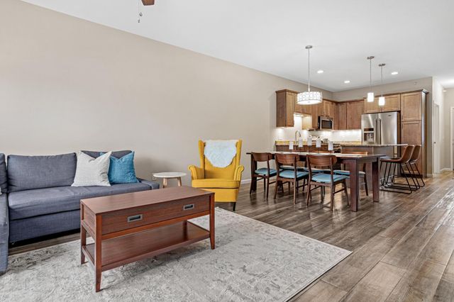 4151 Blakewood Drive, Shakopee, MN 55379