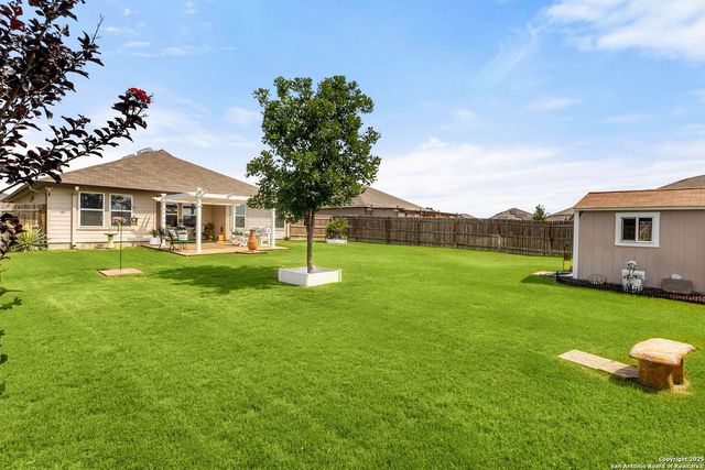 1321 W Nolte Farms, Seguin, TX 78155