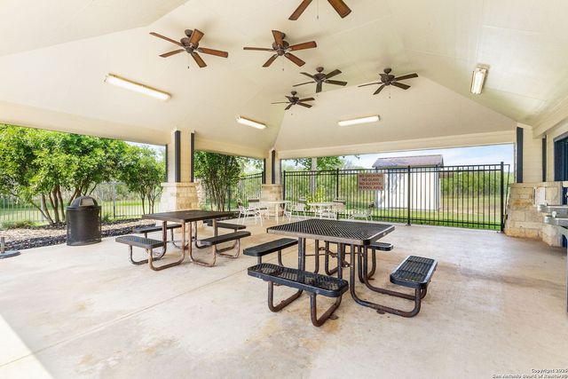 1321 W Nolte Farms, Seguin, TX 78155