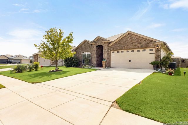 1321 W Nolte Farms, Seguin, TX 78155