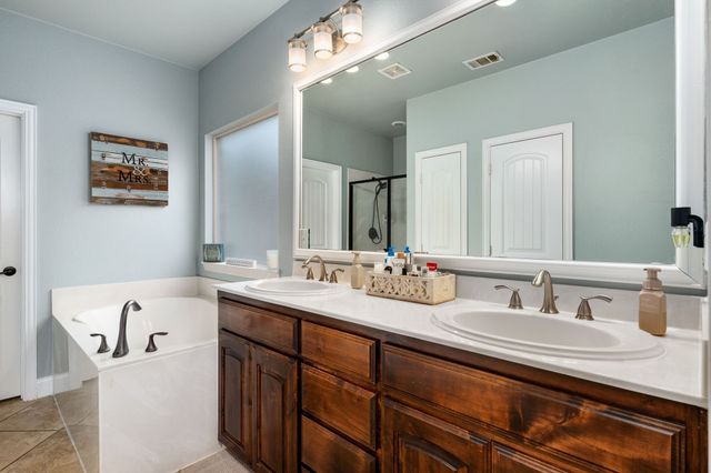 11921 Sundog Way, Fort Worth, TX 76244