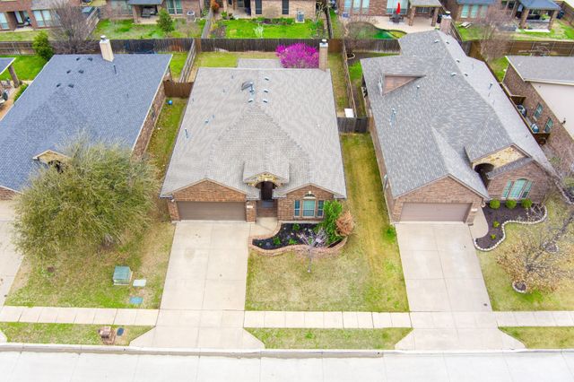 11921 Sundog Way, Fort Worth, TX 76244