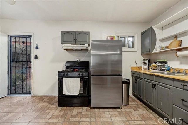 836 Woodlawn, Ontario, CA 91761