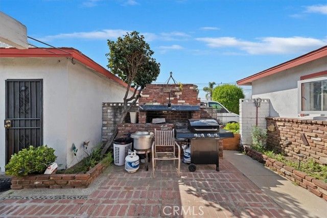 836 Woodlawn, Ontario, CA 91761