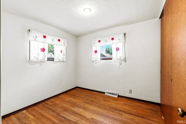 2811 Fredrickson Street, South Bend, IN 46628