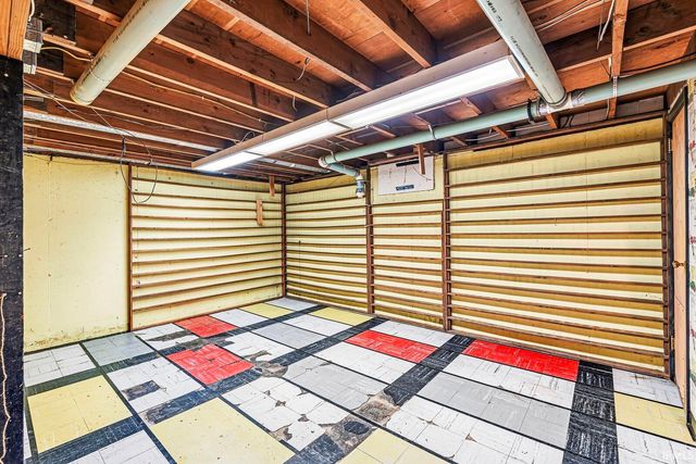 2811 Fredrickson Street, South Bend, IN 46628