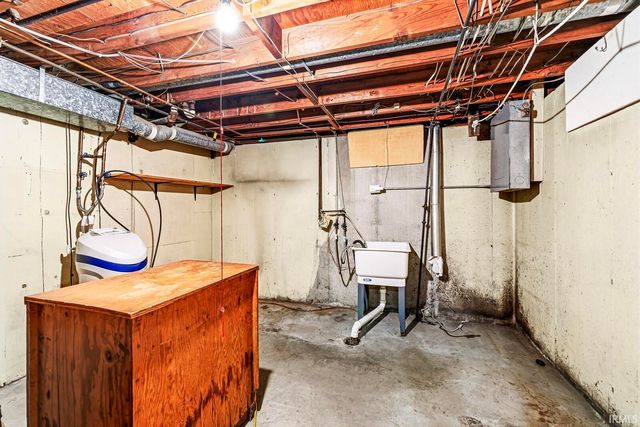 2811 Fredrickson Street, South Bend, IN 46628