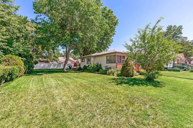 2811 Fredrickson Street, South Bend, IN 46628