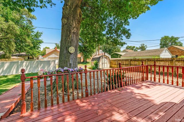 2811 Fredrickson Street, South Bend, IN 46628
