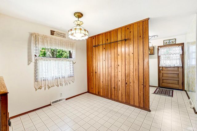 2811 Fredrickson Street, South Bend, IN 46628