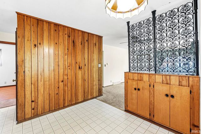 2811 Fredrickson Street, South Bend, IN 46628