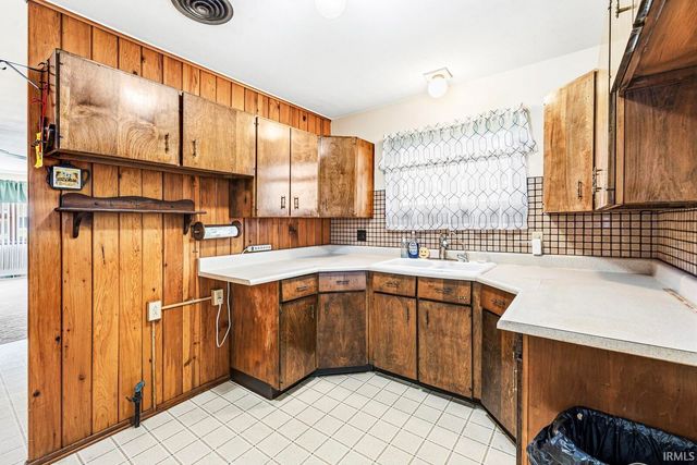 2811 Fredrickson Street, South Bend, IN 46628