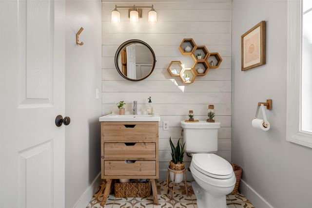 8B Louis Drive, Brookline, NH 03033