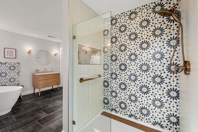 8B Louis Drive, Brookline, NH 03033