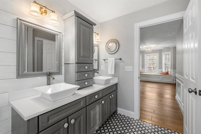 8B Louis Drive, Brookline, NH 03033