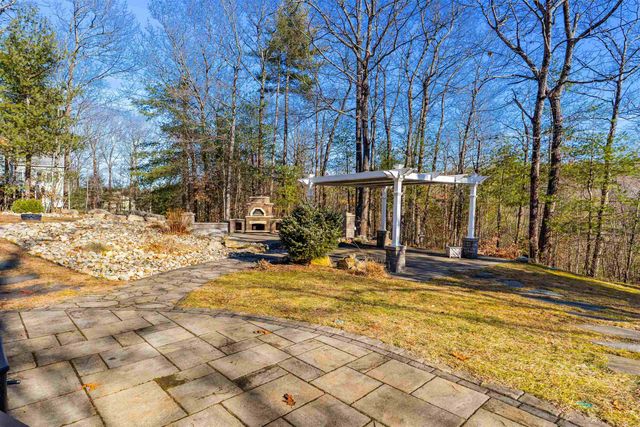 8B Louis Drive, Brookline, NH 03033