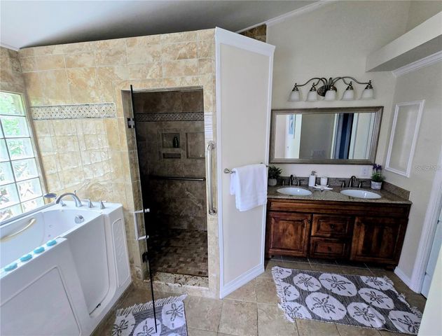 1028 TRADEWINDS DRIVE, Tarpon Springs, FL 34689