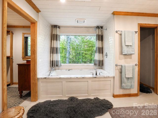 331 Quail Ridge Road, Lake Lure, NC 28746