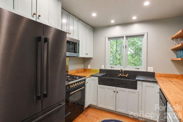 331 Quail Ridge Road, Lake Lure, NC 28746