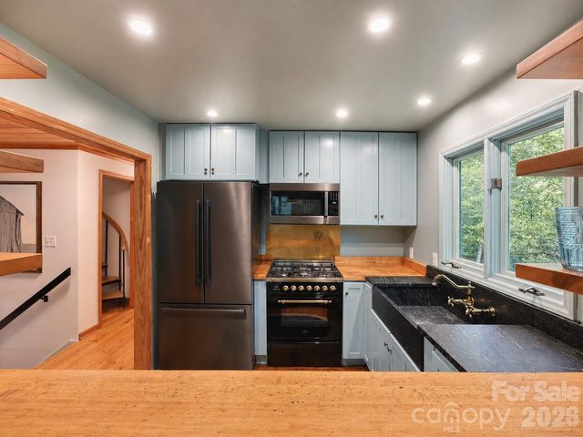 331 Quail Ridge Road, Lake Lure, NC 28746