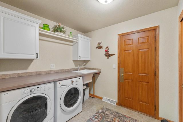 2947 South Gate DRIVE, Hartford, WI 53027