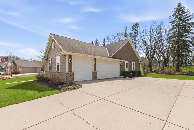 2947 South Gate DRIVE, Hartford, WI 53027