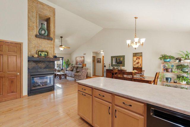 2947 South Gate DRIVE, Hartford, WI 53027