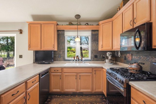 2947 South Gate DRIVE, Hartford, WI 53027