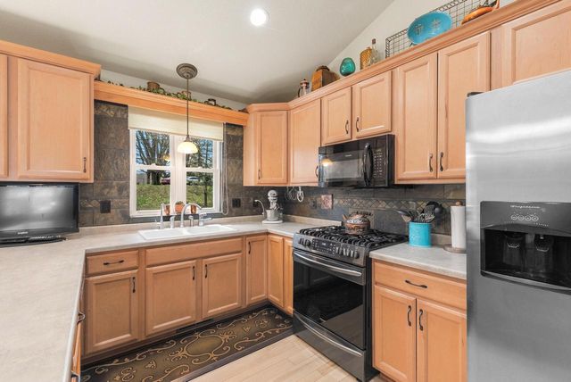2947 South Gate DRIVE, Hartford, WI 53027