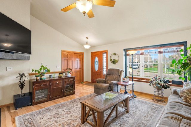 2947 South Gate DRIVE, Hartford, WI 53027