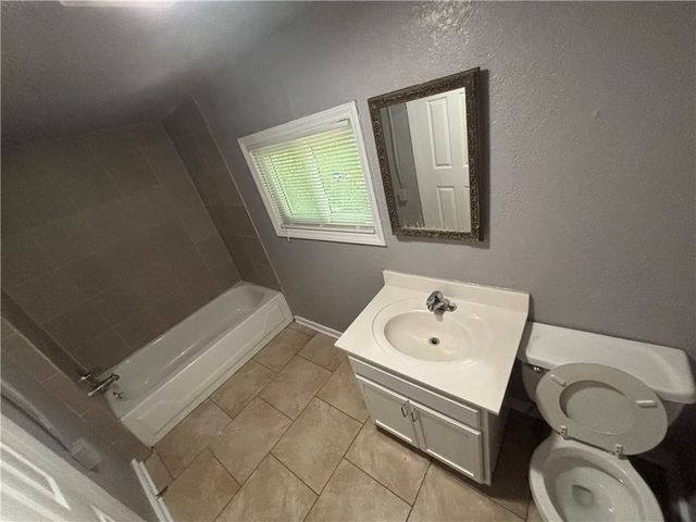 1014 Agnes Avenue, Kansas City, MO 64127