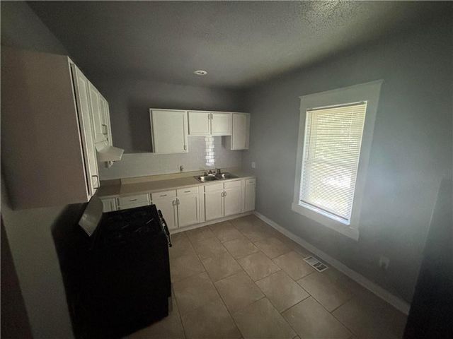 1014 Agnes Avenue, Kansas City, MO 64127