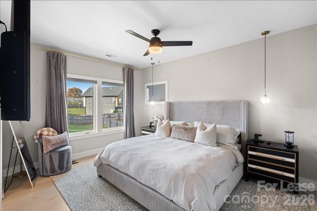 5908 Pepper Bush Lane, Charlotte, NC 28212