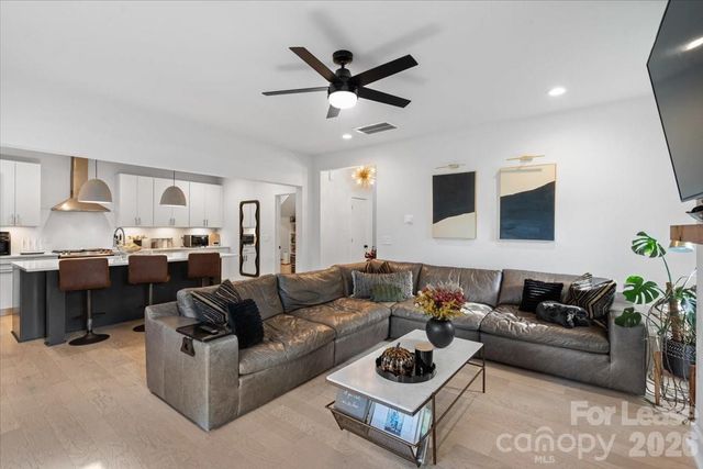 5908 Pepper Bush Lane, Charlotte, NC 28212