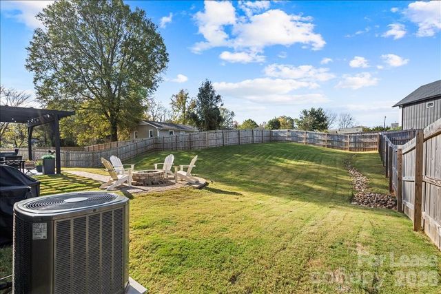 5908 Pepper Bush Lane, Charlotte, NC 28212