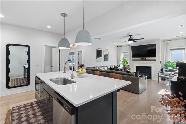 5908 Pepper Bush Lane, Charlotte, NC 28212