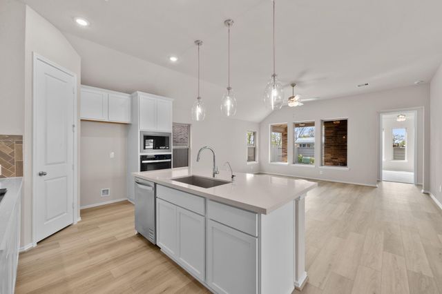 5218 Maple Wood Drive, Manvel, TX 77578