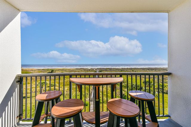 415 E Beach Drive 305, Galveston, TX 77550