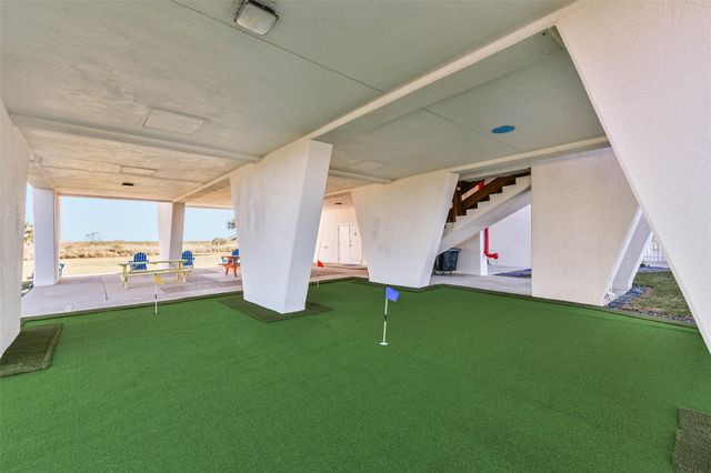 415 E Beach Drive 305, Galveston, TX 77550