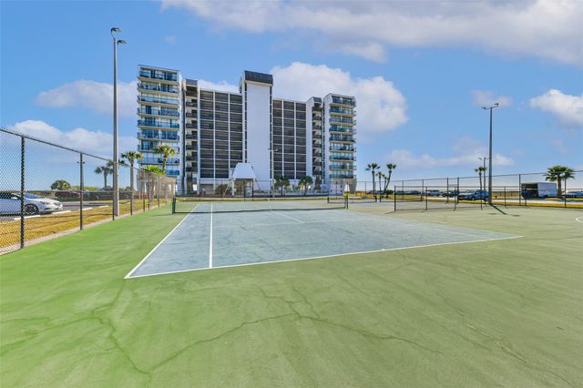 415 E Beach Drive 305, Galveston, TX 77550