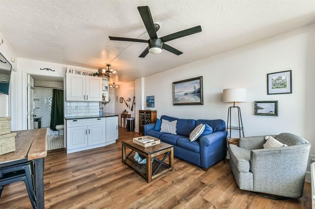 415 E Beach Drive 305, Galveston, TX 77550